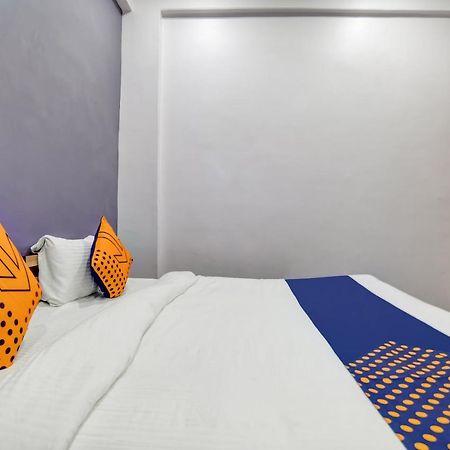 Spot On 76764 Hotel Lux Indore Luaran gambar