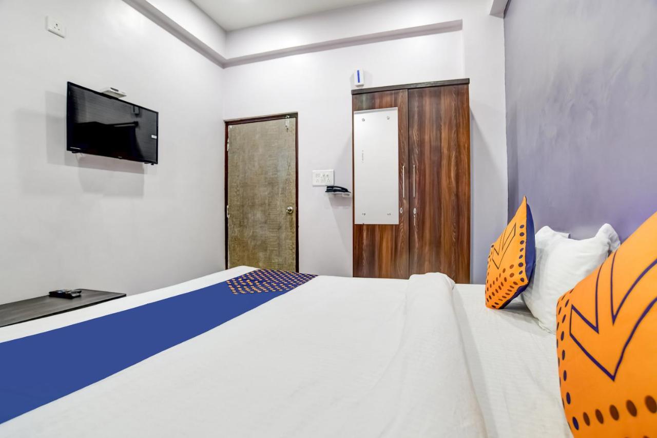 Spot On 76764 Hotel Lux Indore Luaran gambar