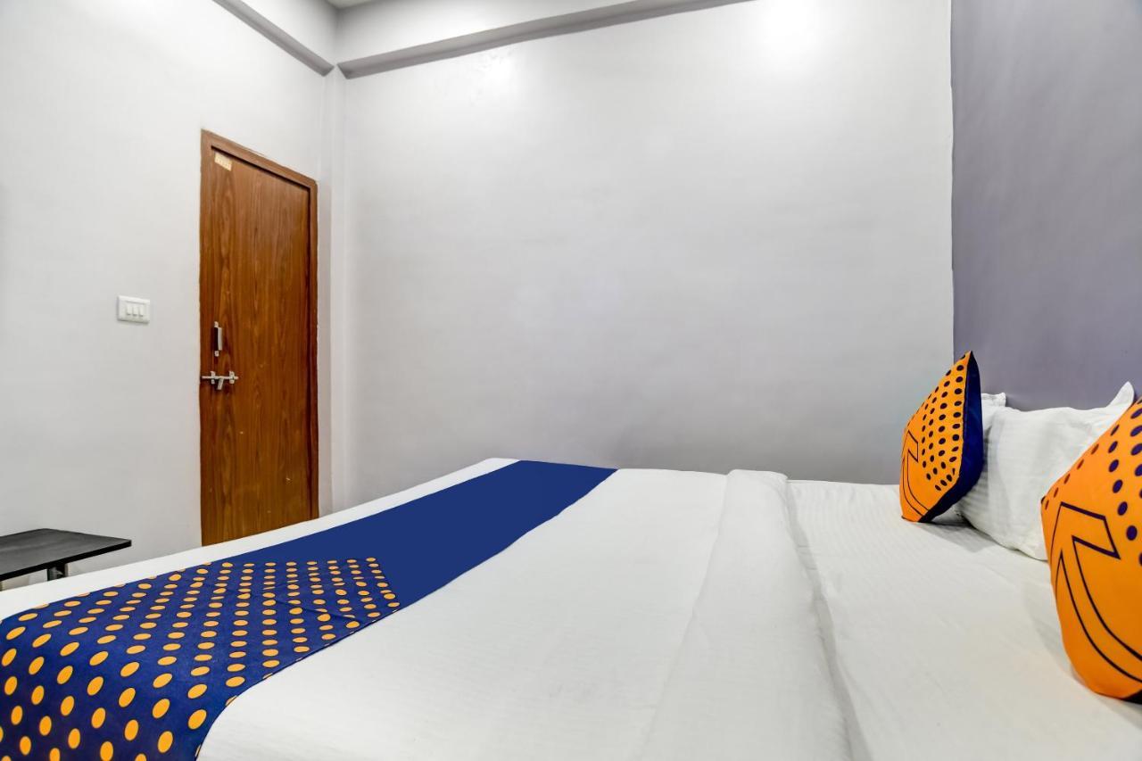 Spot On 76764 Hotel Lux Indore Luaran gambar