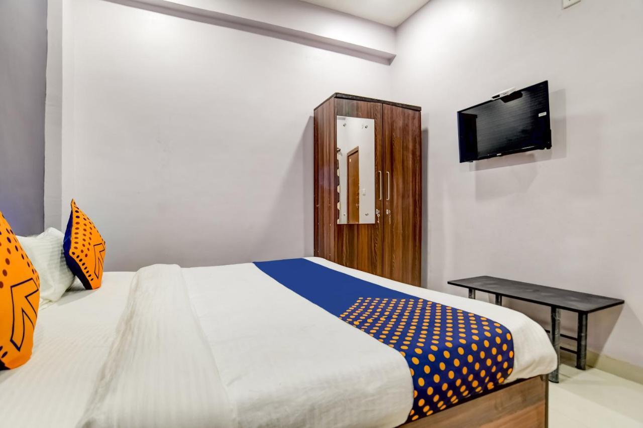 Spot On 76764 Hotel Lux Indore Luaran gambar