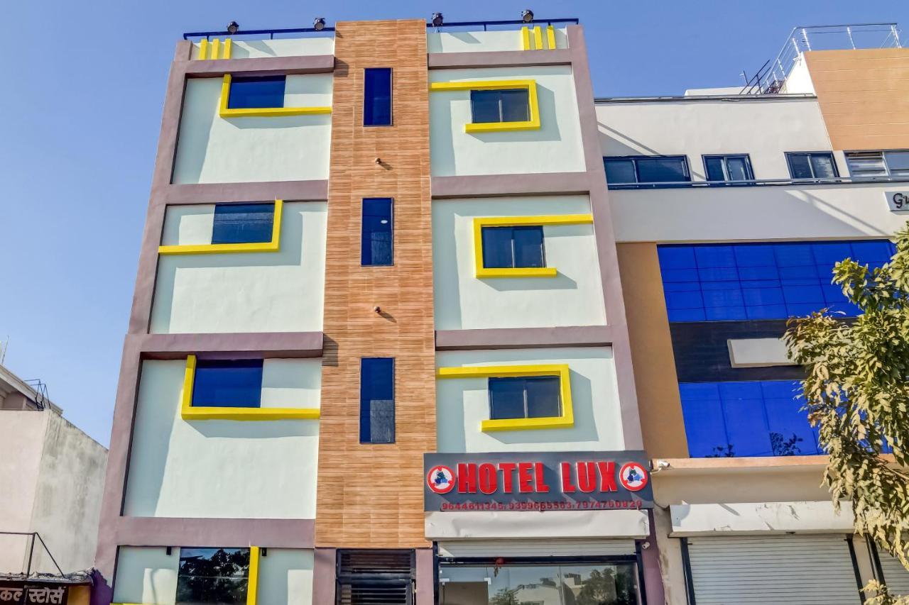 Spot On 76764 Hotel Lux Indore Luaran gambar