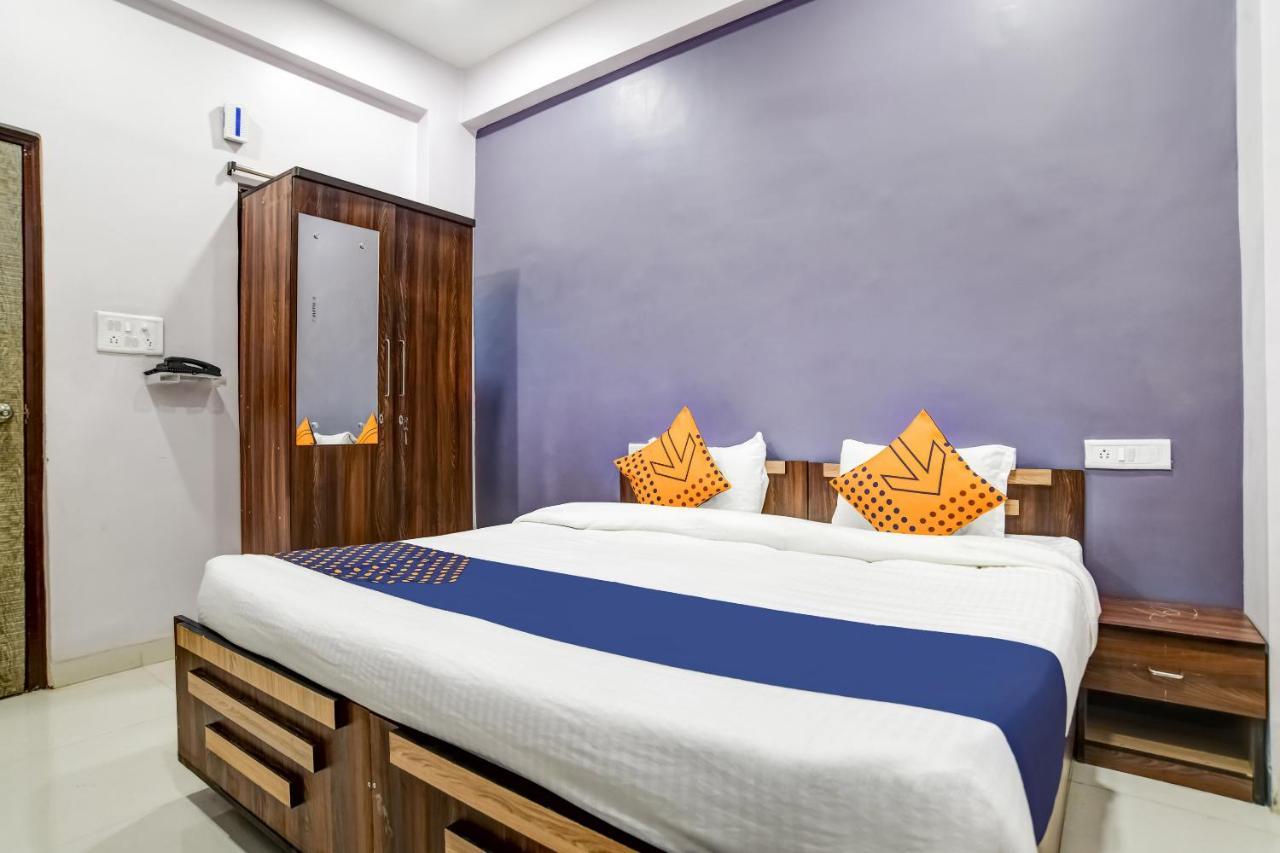 Spot On 76764 Hotel Lux Indore Luaran gambar