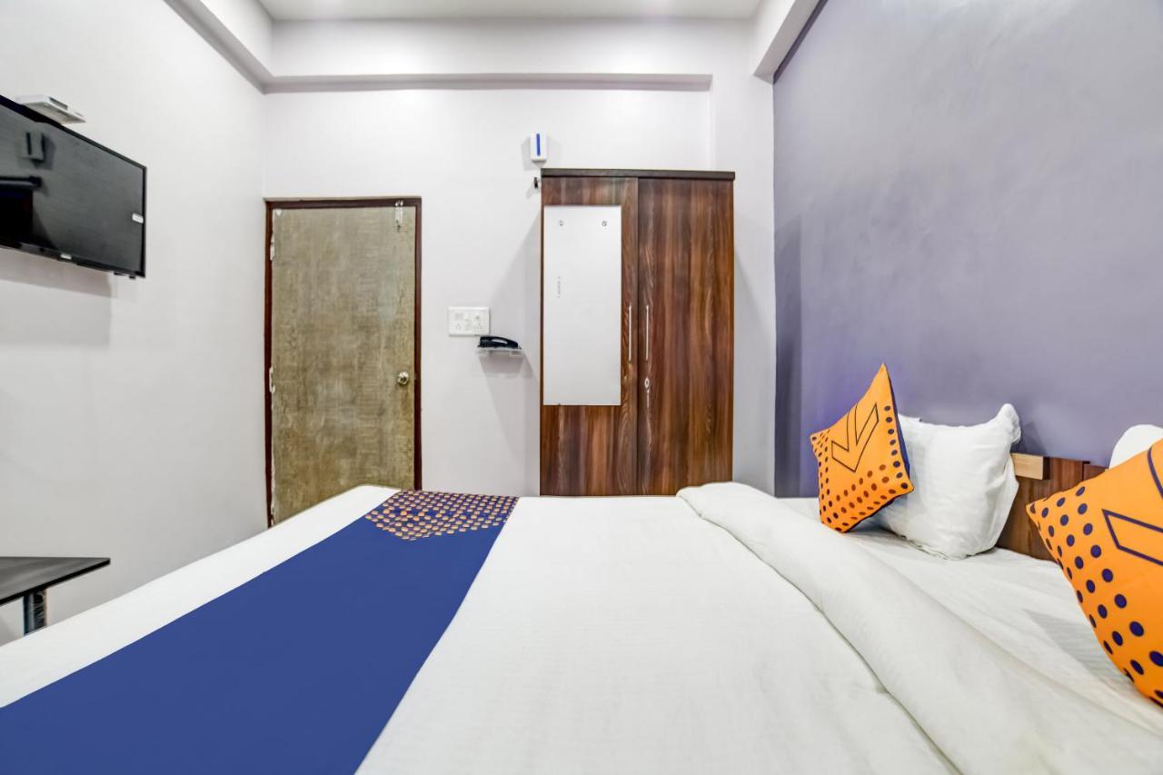 Spot On 76764 Hotel Lux Indore Luaran gambar