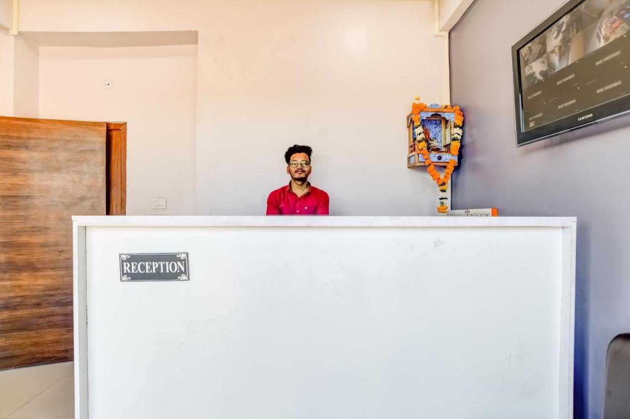 Spot On 76764 Hotel Lux Indore Luaran gambar