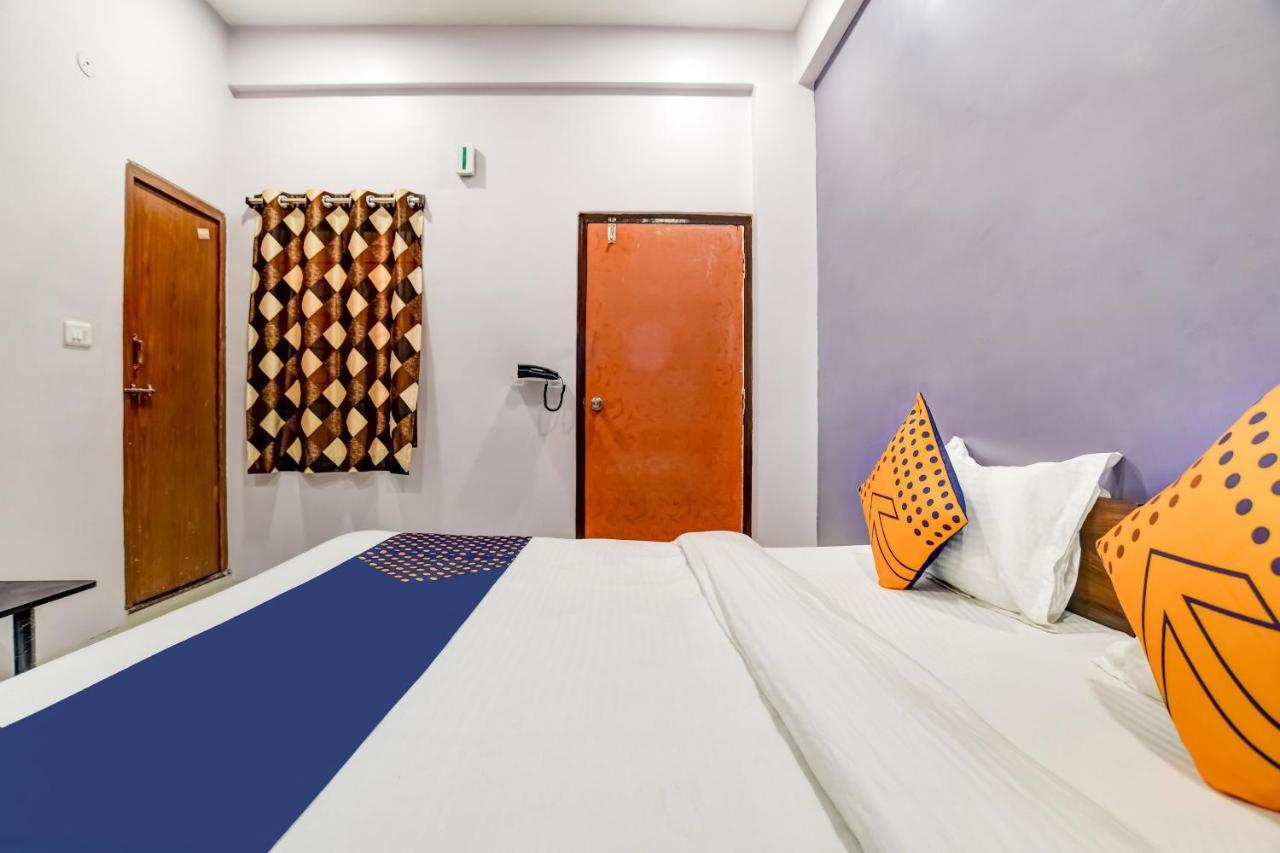 Spot On 76764 Hotel Lux Indore Luaran gambar