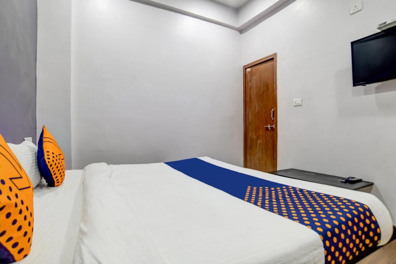 Spot On 76764 Hotel Lux Indore Luaran gambar