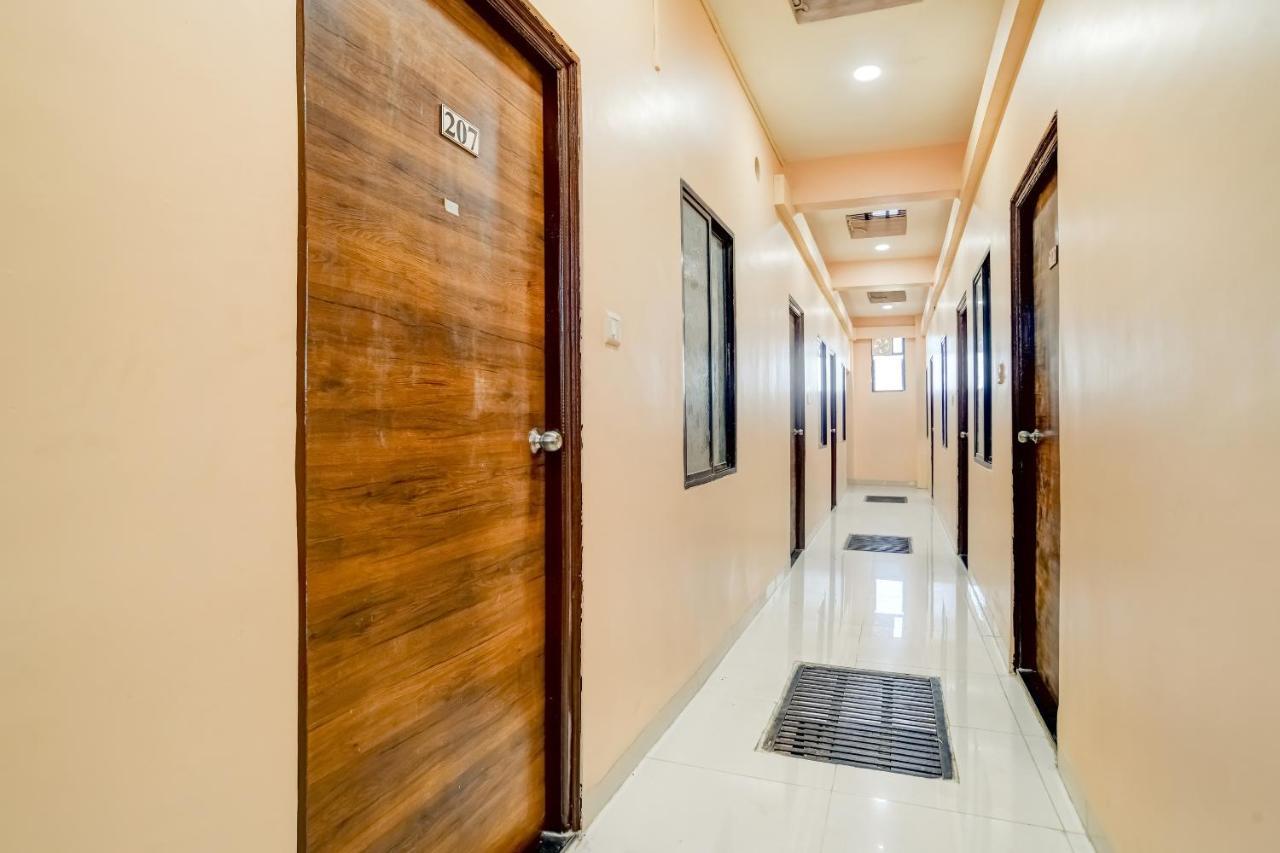 Spot On 76764 Hotel Lux Indore Luaran gambar