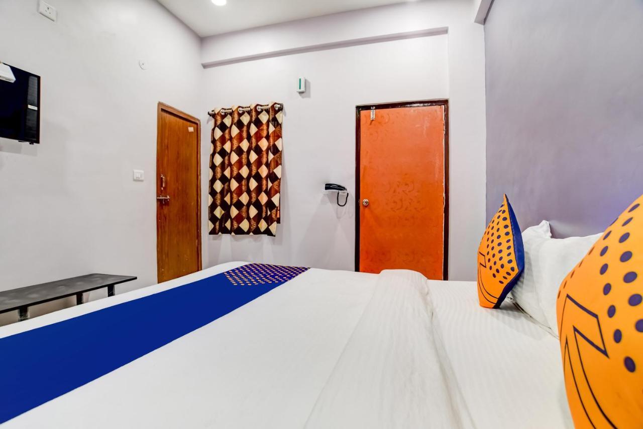 Spot On 76764 Hotel Lux Indore Luaran gambar